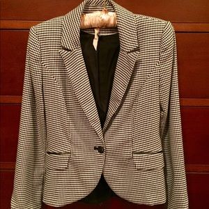 Perfect WHBM houndstooth jacket for work and play.